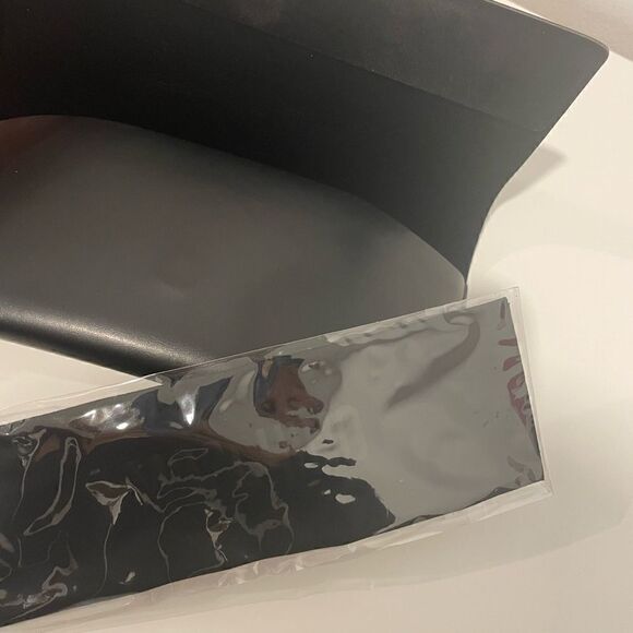 NIB Silver Mirror Cateye Moschino Sunglasses - Picture 9 of 10